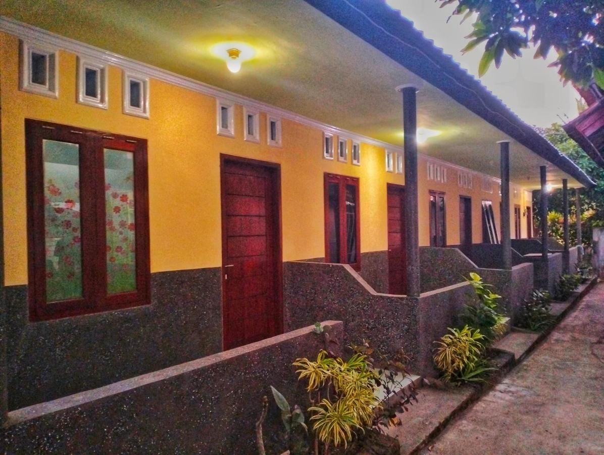 Mango Homestay Sekotong Exterior photo